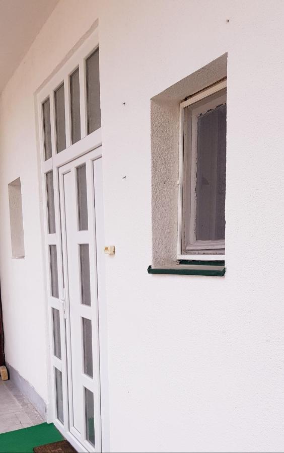 Citys Apartment Apatin Exterior photo